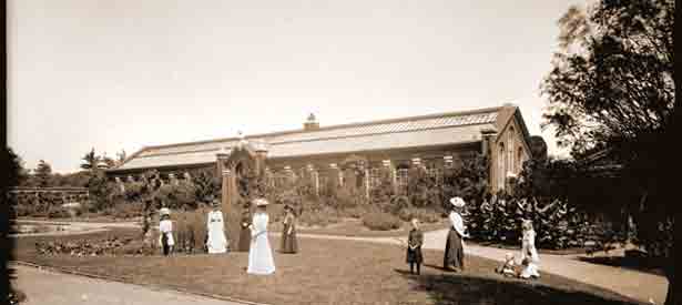Archive photograph of the Linnaean House at Missouri Botanical Garden (c. 1890).